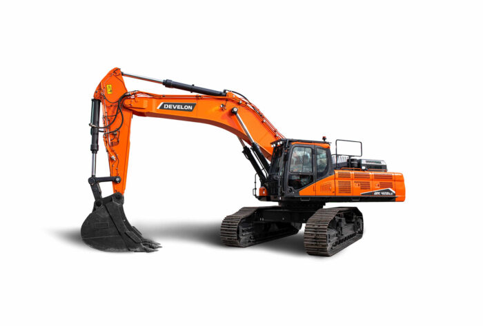 Ein Studiobild des Kettenbaggers DEVELON DX420LC-7K