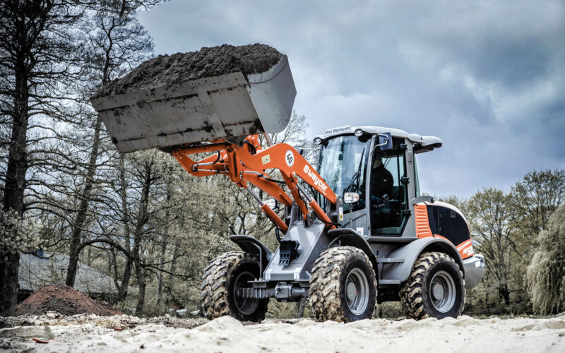 Ein Bild des Radladers WEYCOR AR 520 im Einsatz