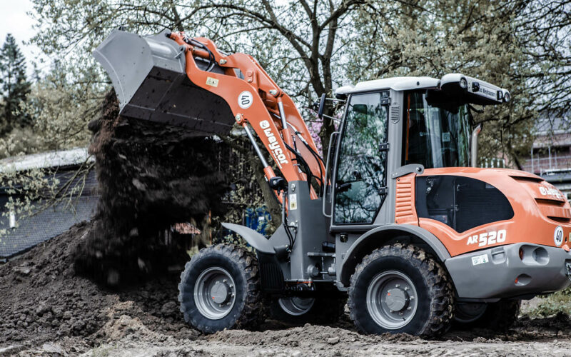 Ein Bild des Radladers WEYCOR AR 520 im Einsatz