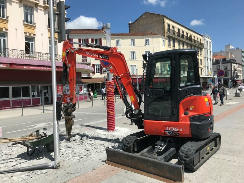 Ein Bild des Minibaggers KUBOTA U36-4 im Einsatz