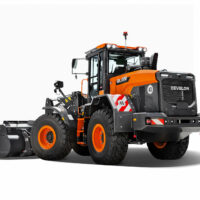 Ein Studiobild des Radladers DEVELON DL220-7