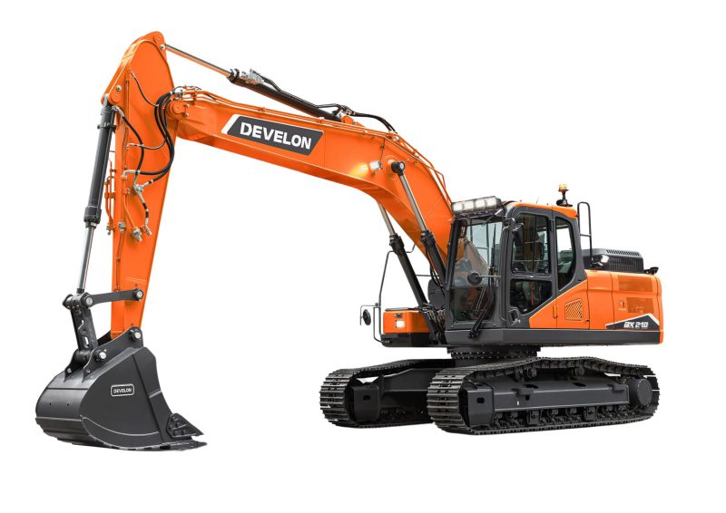 Ein Studiobild des Kettenbaggers DEVELON DX210-7